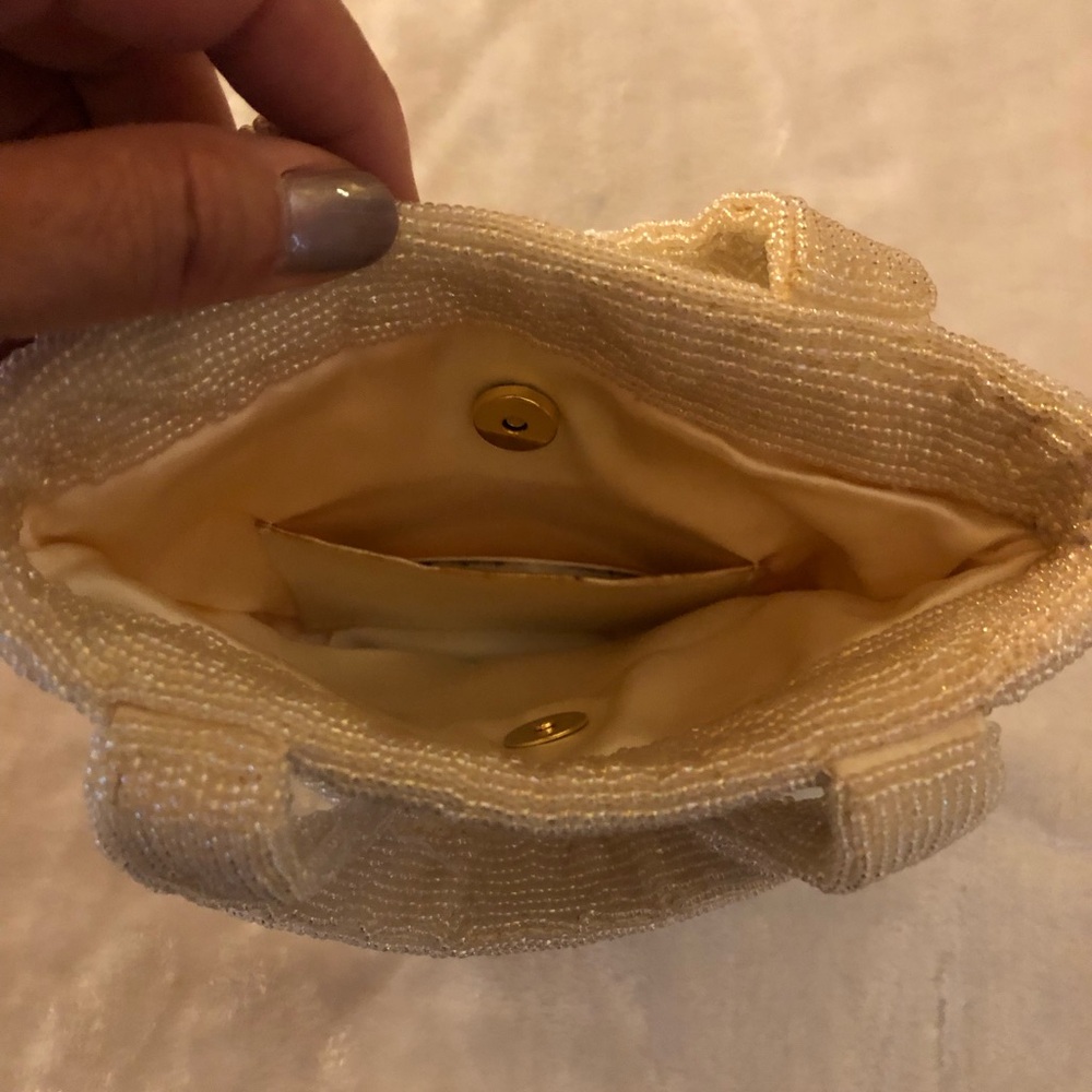 Elegant Cream Beaded Wristlet Vintage Bag; White/Cream; Excellent Condition - Picture 3 of 6